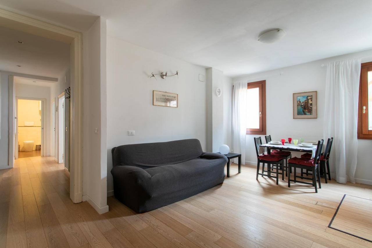Venice Lance With Lift, 2 Minutes Walk From The Train Station Exterior foto